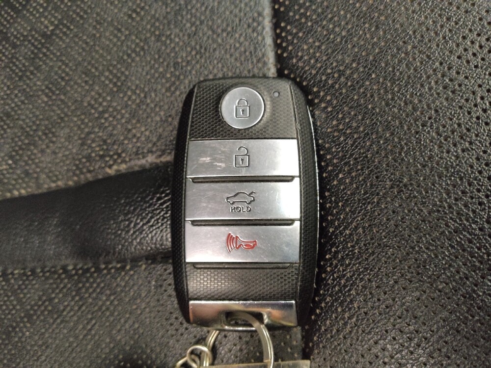 2018 Kia Optima in Midlothian, IL 60445 - 18093698 32