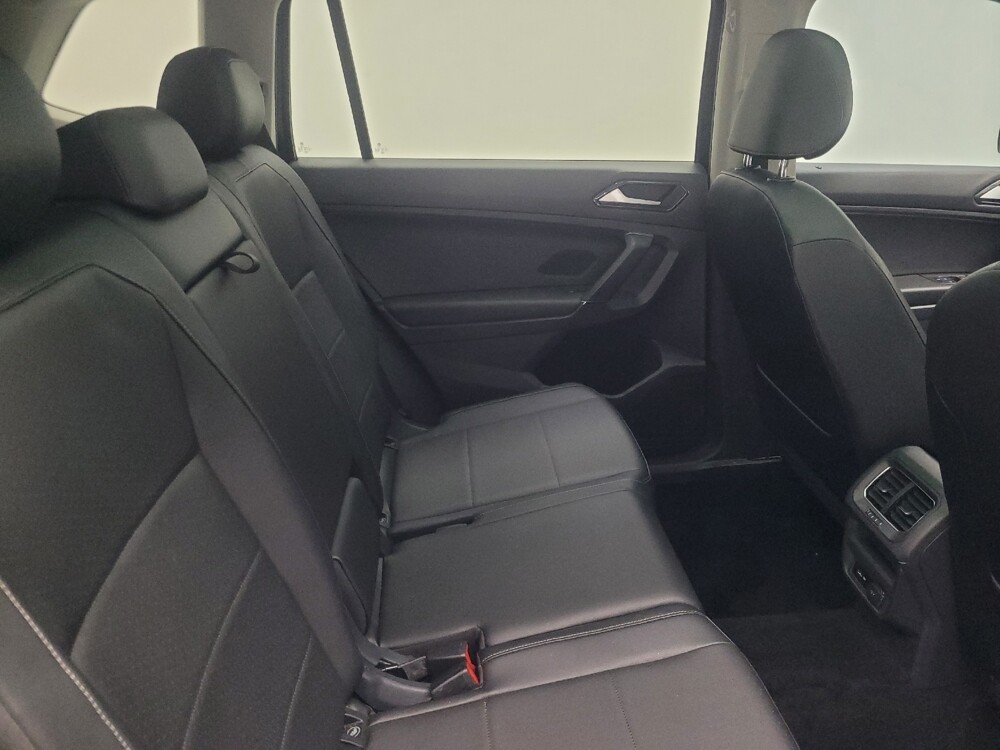 2018 Volkswagen Tiguan in Ft Wayne, IN 46805 - 18093722 19