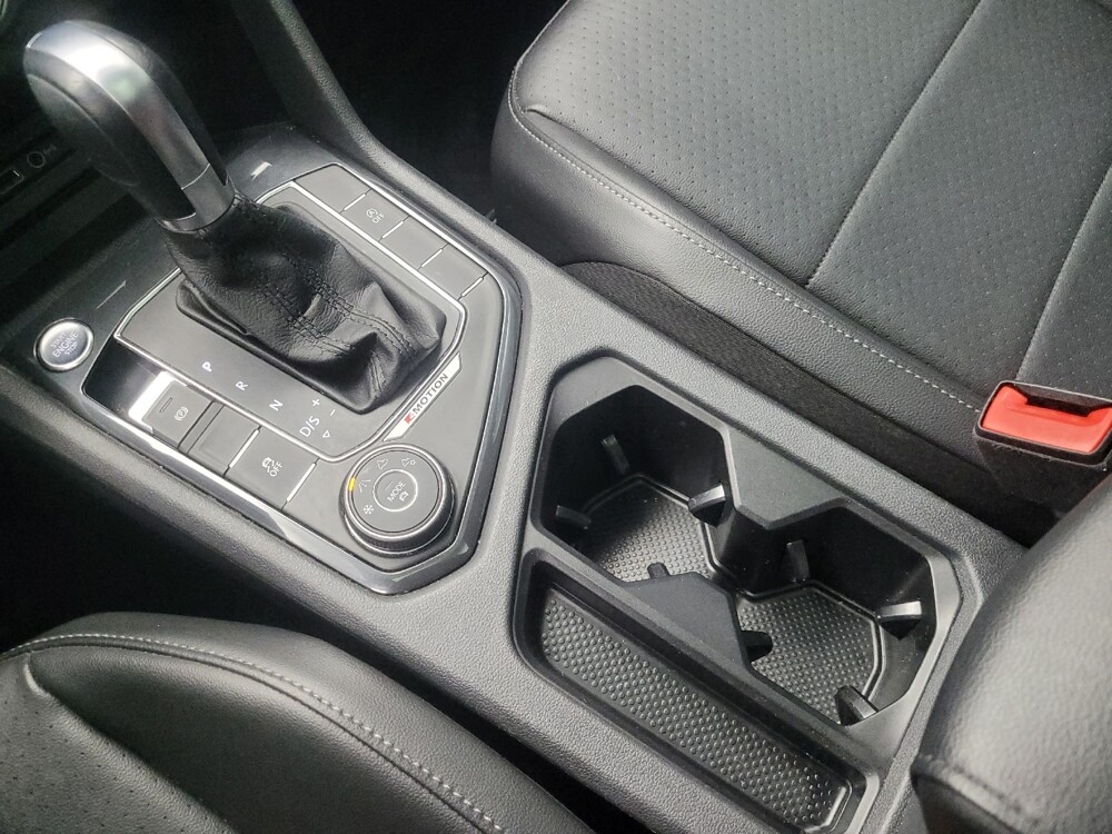 2018 Volkswagen Tiguan in Ft Wayne, IN 46805 - 18093722 26