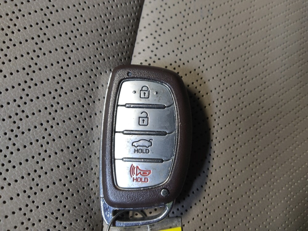 2018 Hyundai Elantra in Columbus, GA 31909 - 18093724 32