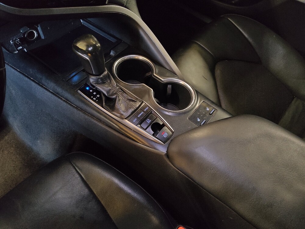 2018 Toyota Camry in Gainesville, FL 32609 - 18093728 26