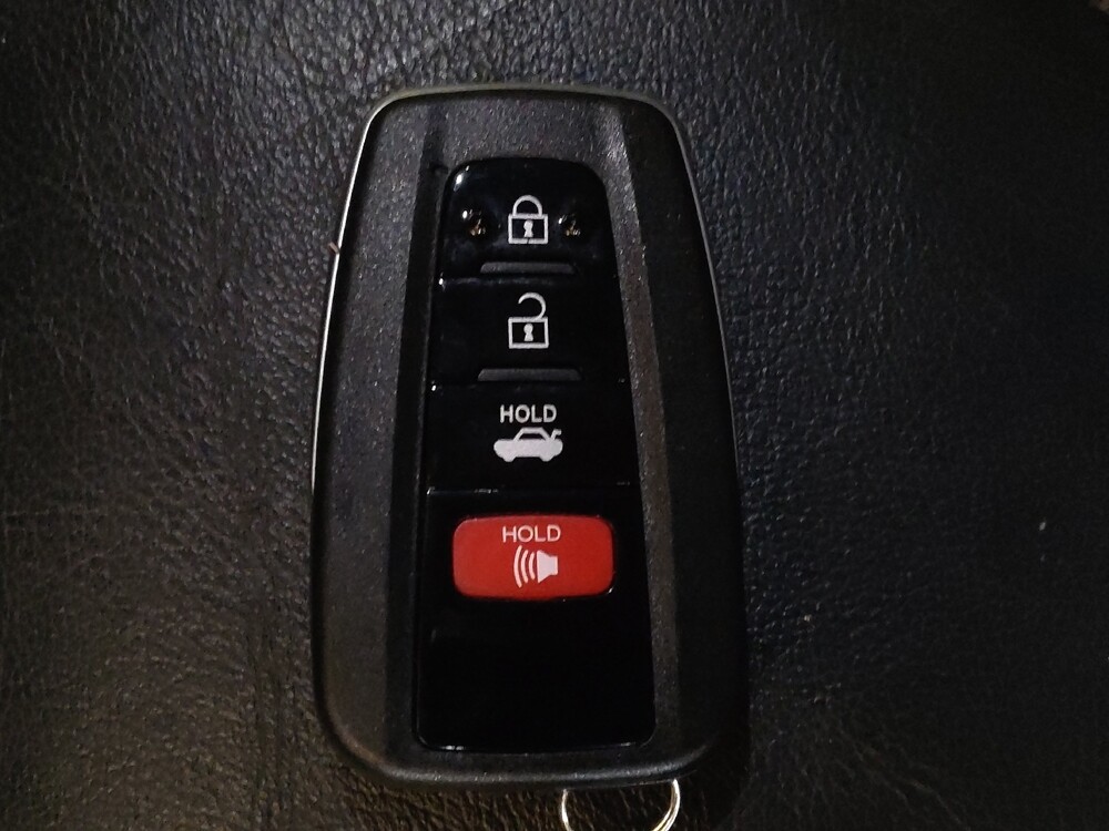 2018 Toyota Camry in Gainesville, FL 32609 - 18093728 32