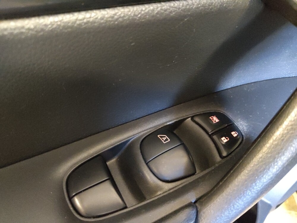 2018 Nissan Rogue in Clearwater, FL 33764 - 18093737 27