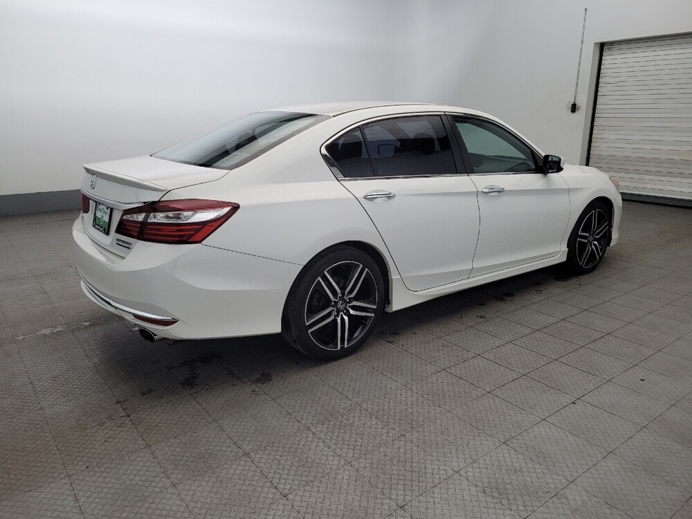 2017 Honda Accord in Glen Burnie, MD 21061 - 18093740 10