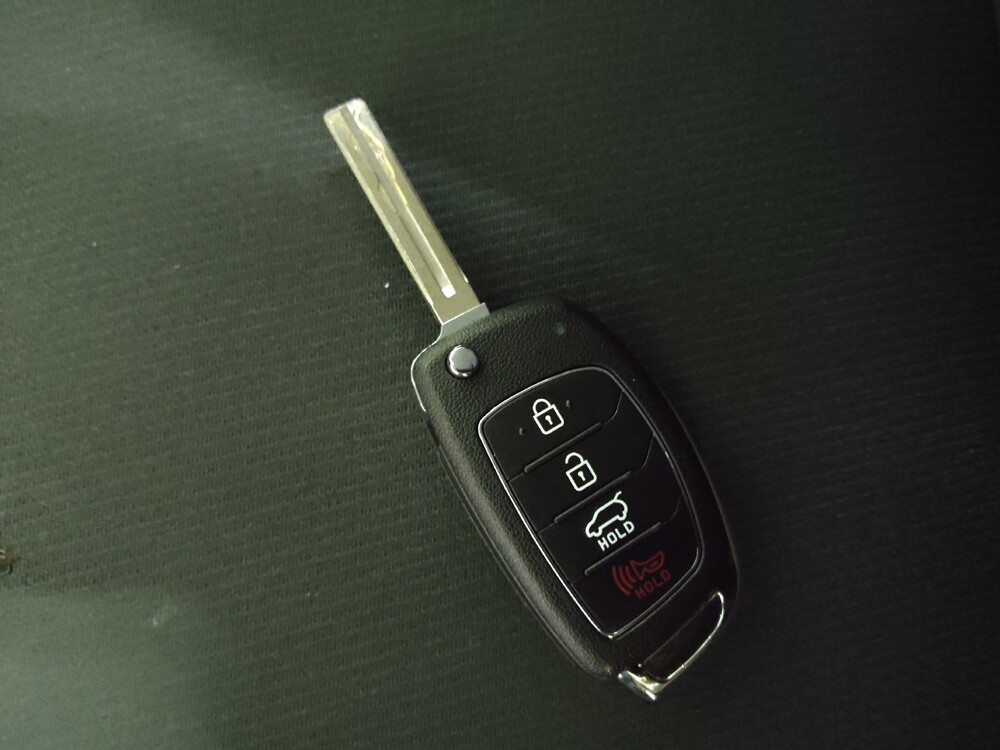 2018 Hyundai Tucson in Greenville, SC 29607 - 18093749 32