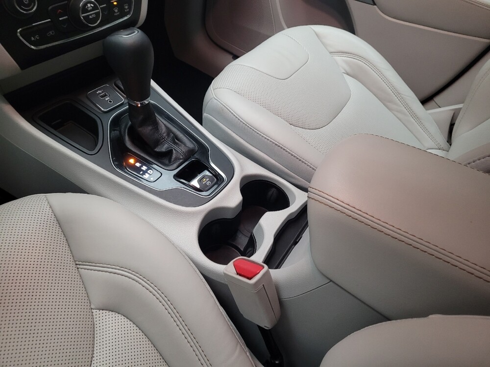 2021 Jeep Cherokee in Downey, CA 90241 - 18093772 26