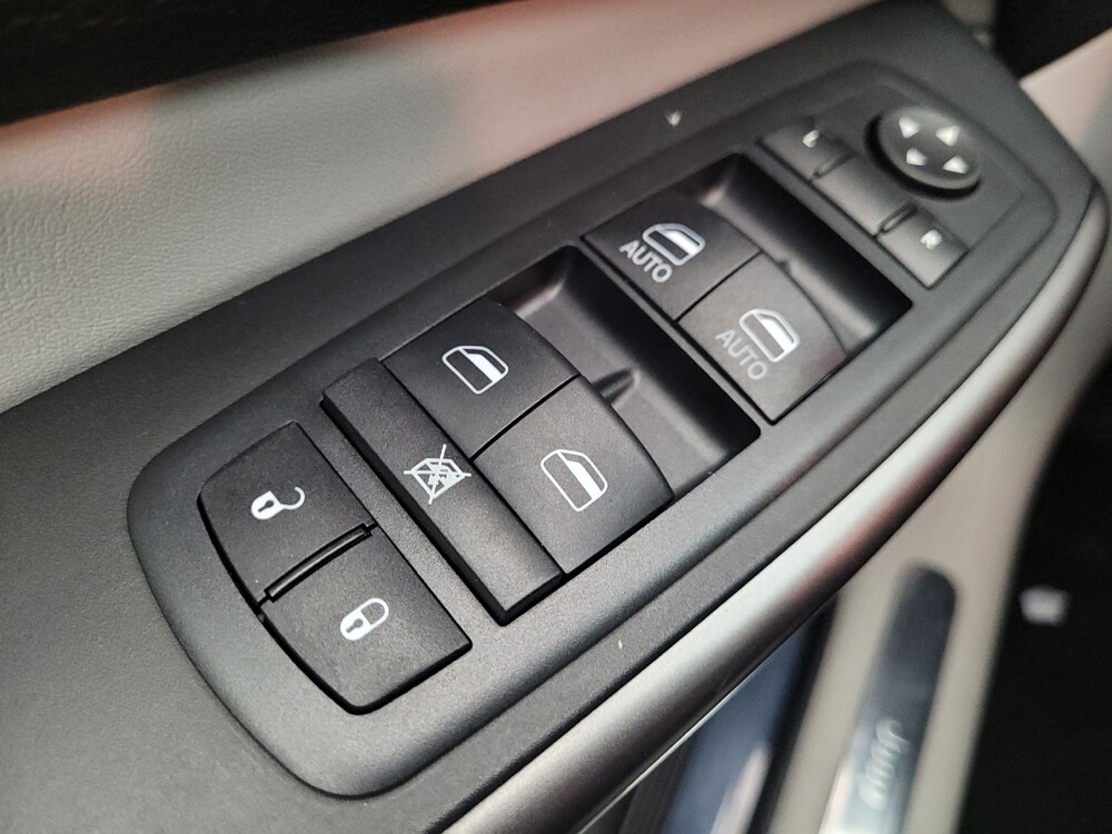 2021 Jeep Cherokee in Downey, CA 90241 - 18093772 27