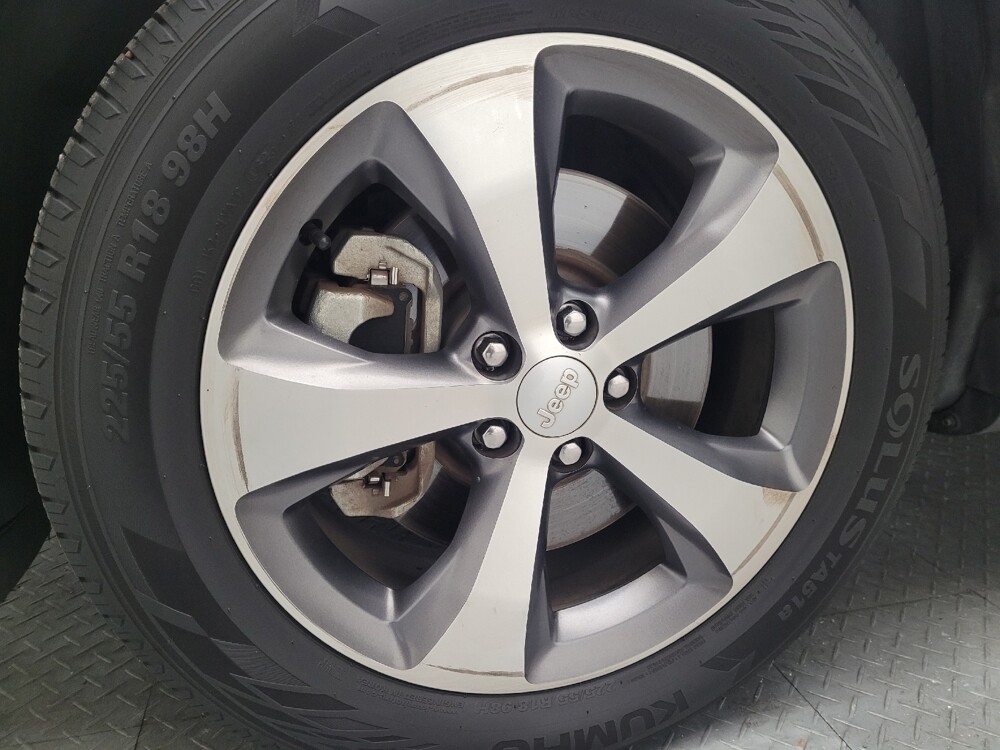 2021 Jeep Cherokee in Downey, CA 90241 - 18093772 31