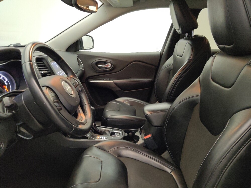 2019 Jeep Cherokee in Glendale, AZ 85301 - 18093784 17