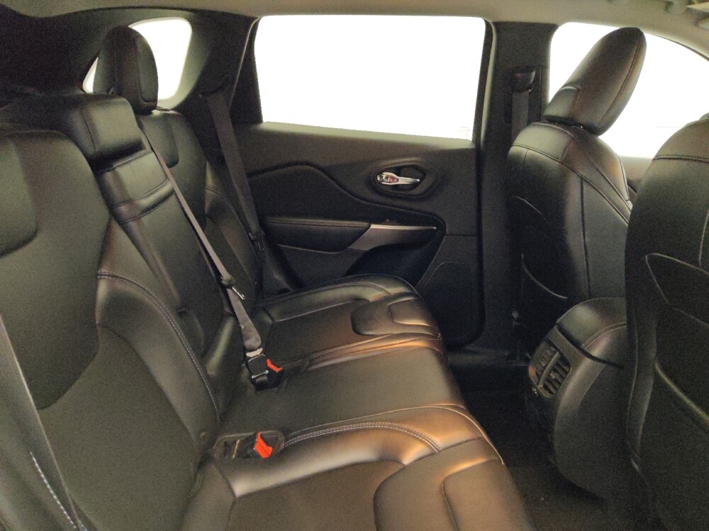 2019 Jeep Cherokee in Glendale, AZ 85301 - 18093784 19