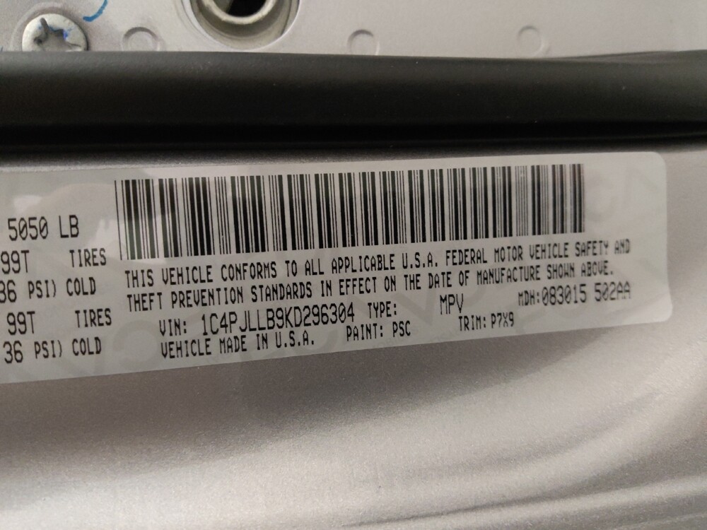 2019 Jeep Cherokee in Glendale, AZ 85301 - 18093784 33