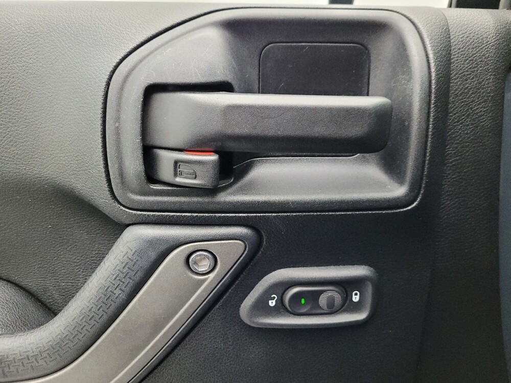 2017 Jeep Wrangler in Glendale, AZ 85301 - 18093788 27