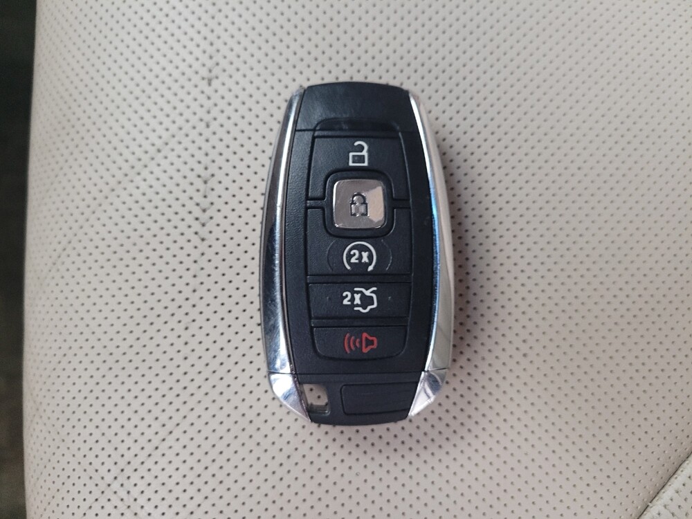 2018 Lincoln MKX in Grand Rapids, MI 49508 - 18093789 32