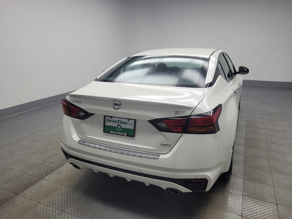 2019 Nissan Altima in Indianapolis, IN 46219 - 18093790 7