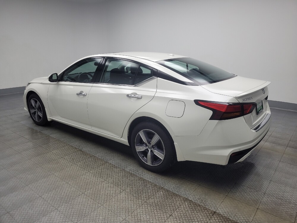 2019 Nissan Altima in Indianapolis, IN 46219 - 18093790 3