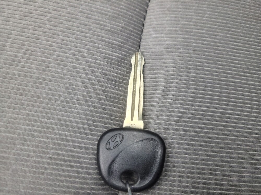 2017 Hyundai Elantra in Indianapolis, IN 46222 - 18093816 32