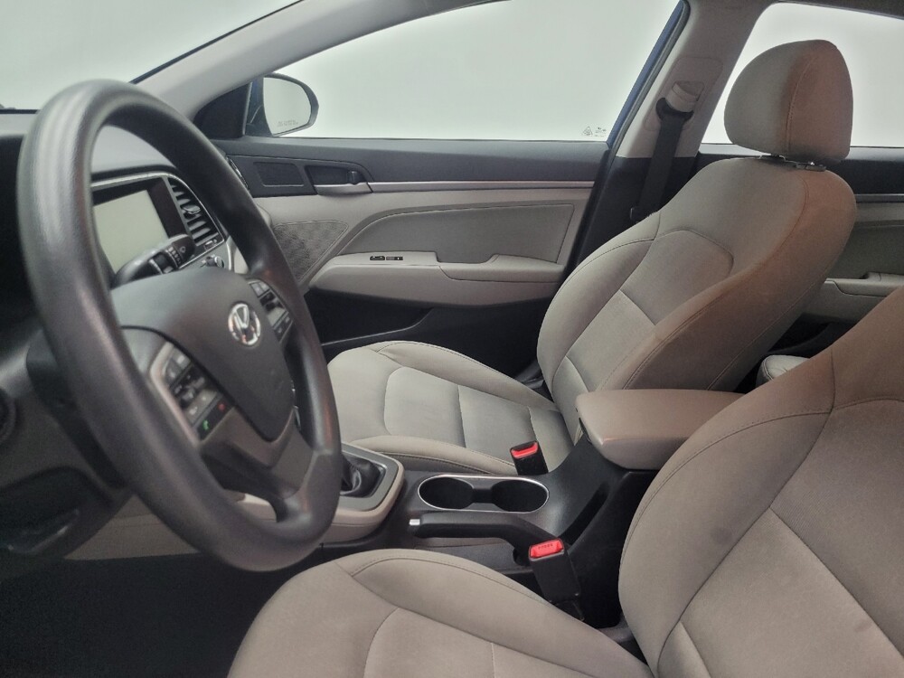 2017 Hyundai Elantra in Indianapolis, IN 46222 - 18093816 17