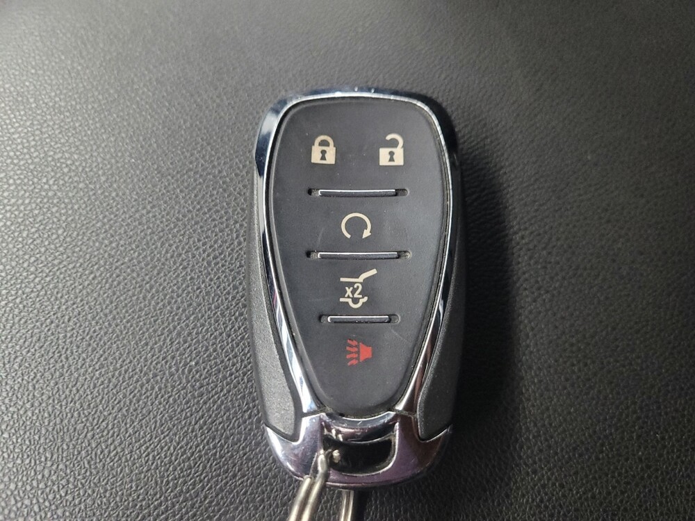 2020 Chevrolet Equinox in Highland, IN 46322 - 18093839 32