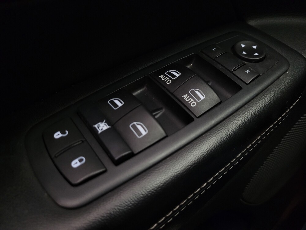 2015 Jeep Grand Cherokee in Mesa, AZ 85210 - 18093851 26