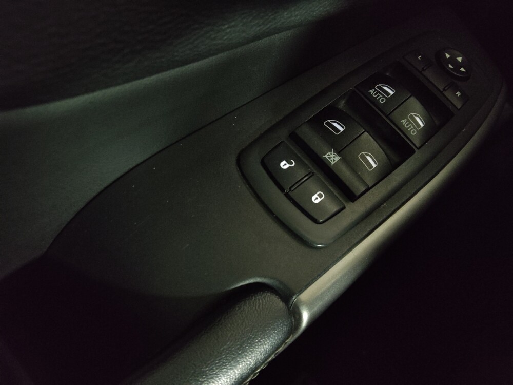 2019 Jeep Cherokee in Marietta, GA 30062 - 18093857 27