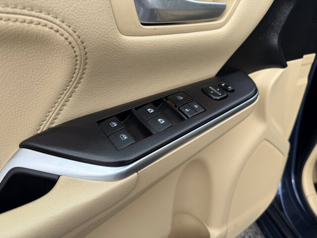 2016 Toyota Camry in Baltimore, MD 21225 - 18093883 17