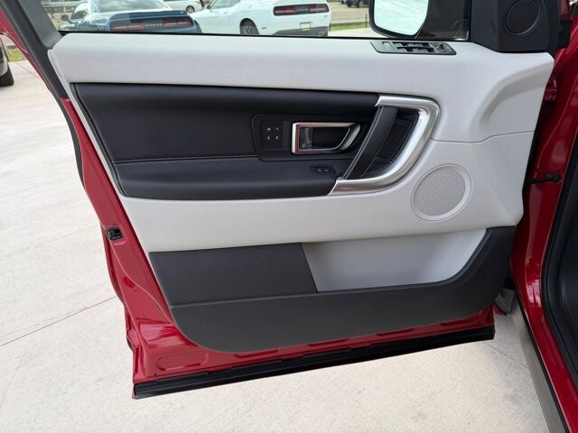 2019 Land Rover Discovery Sport in Knoxville, TN 37920 - 18093884 6