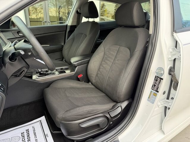 2020 Kia Optima in Knoxville, TN 37920 - 18093885 12