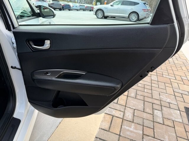 2020 Kia Optima in Knoxville, TN 37920 - 18093885 9