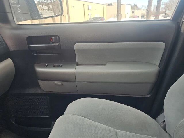 2015 Toyota Sequoia in Wadena, MN 56482 - 18093896 17