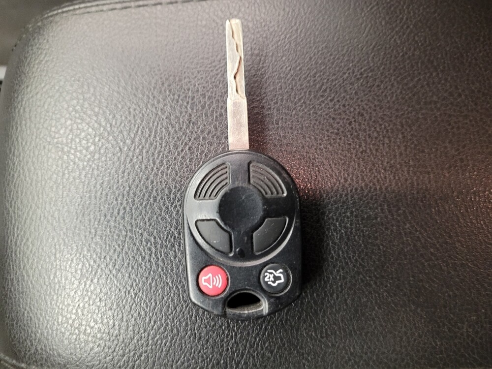 2018 Ford Focus in Downey, CA 90241 - 18093900 32