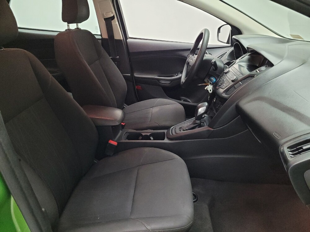 2018 Ford Focus in Downey, CA 90241 - 18093900 21