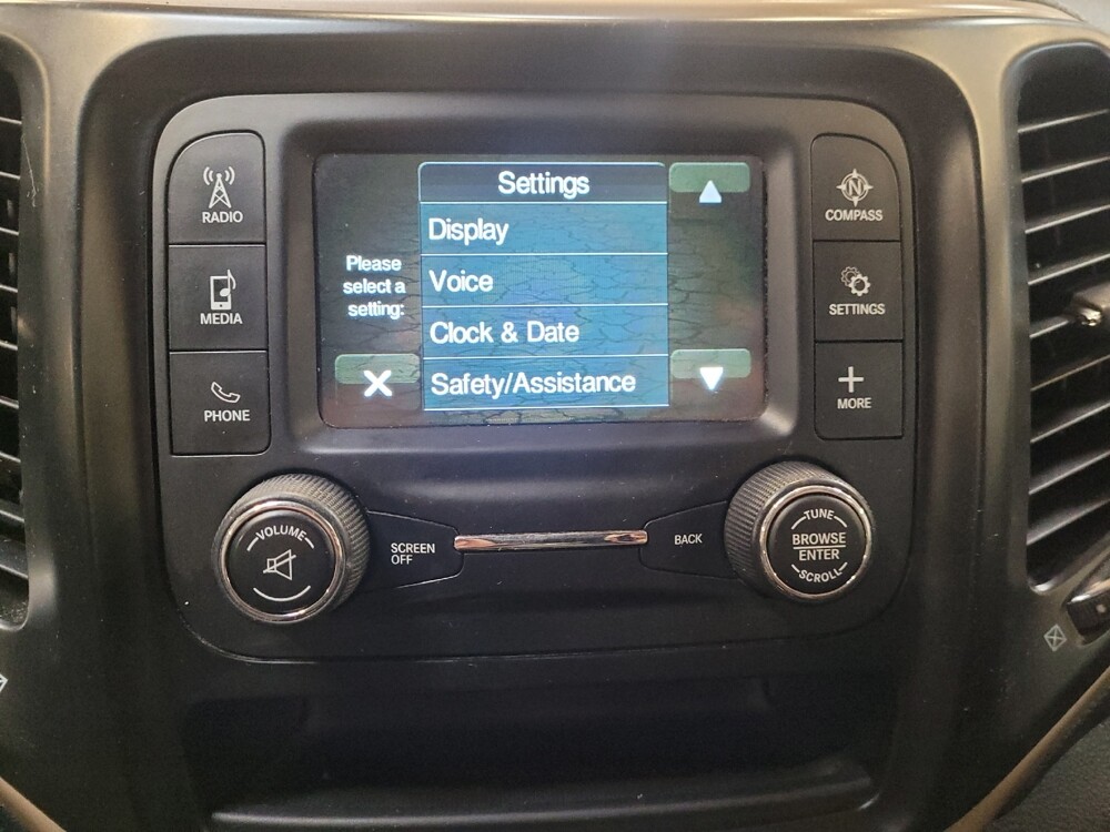 2018 Jeep Cherokee in Downey, CA 90241 - 18093907 25