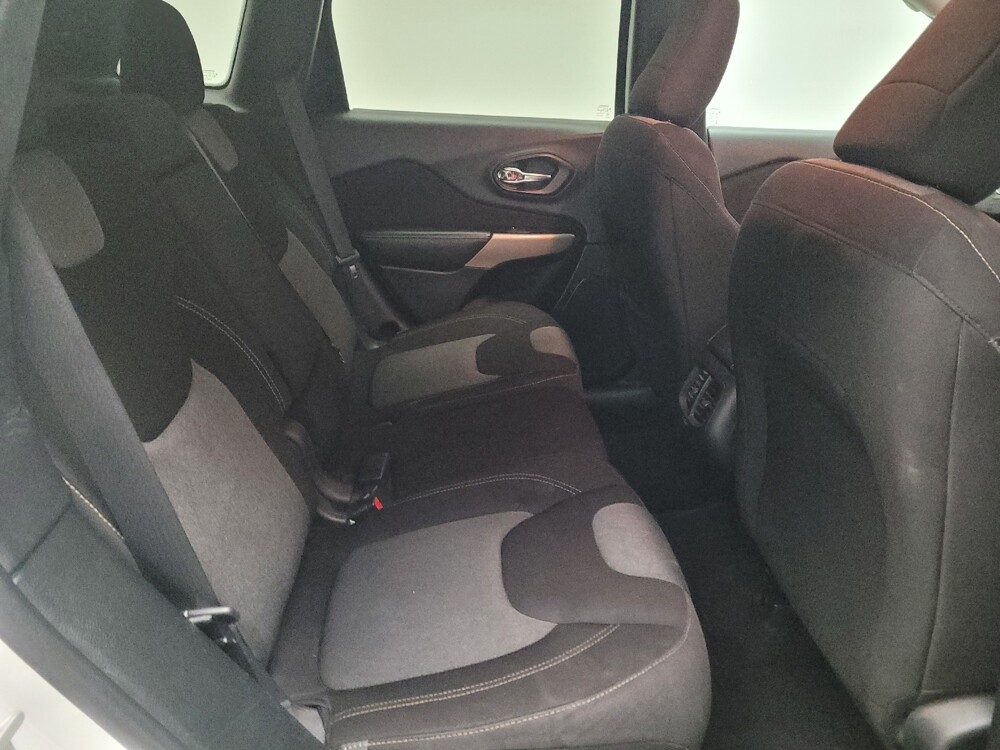 2018 Jeep Cherokee in Downey, CA 90241 - 18093907 19