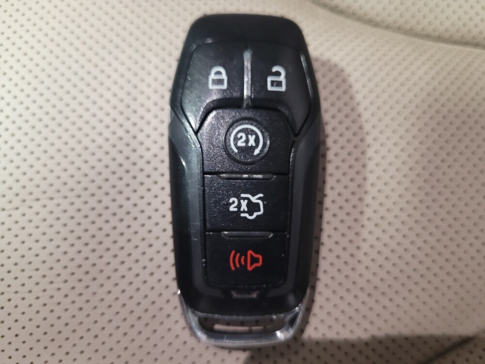 2016 Lincoln MKX in Downey, CA 90241 - 18093921 32