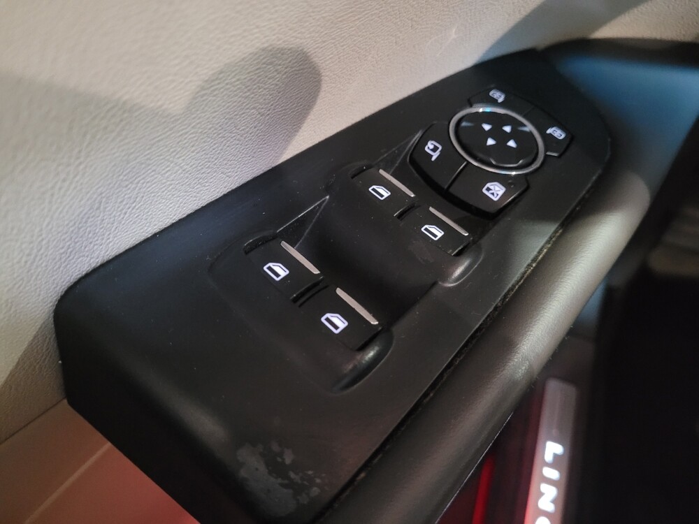 2016 Lincoln MKX in Downey, CA 90241 - 18093921 27