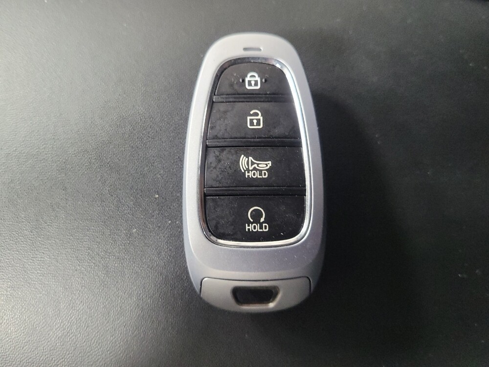 2022 Hyundai Santa Fe in Wichita, KS 67207 - 18093925 32