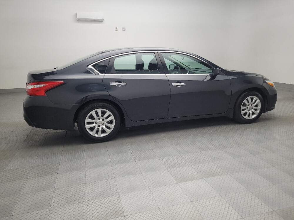 2016 Nissan Altima in Round Rock, TX 78664 - 18093943 10