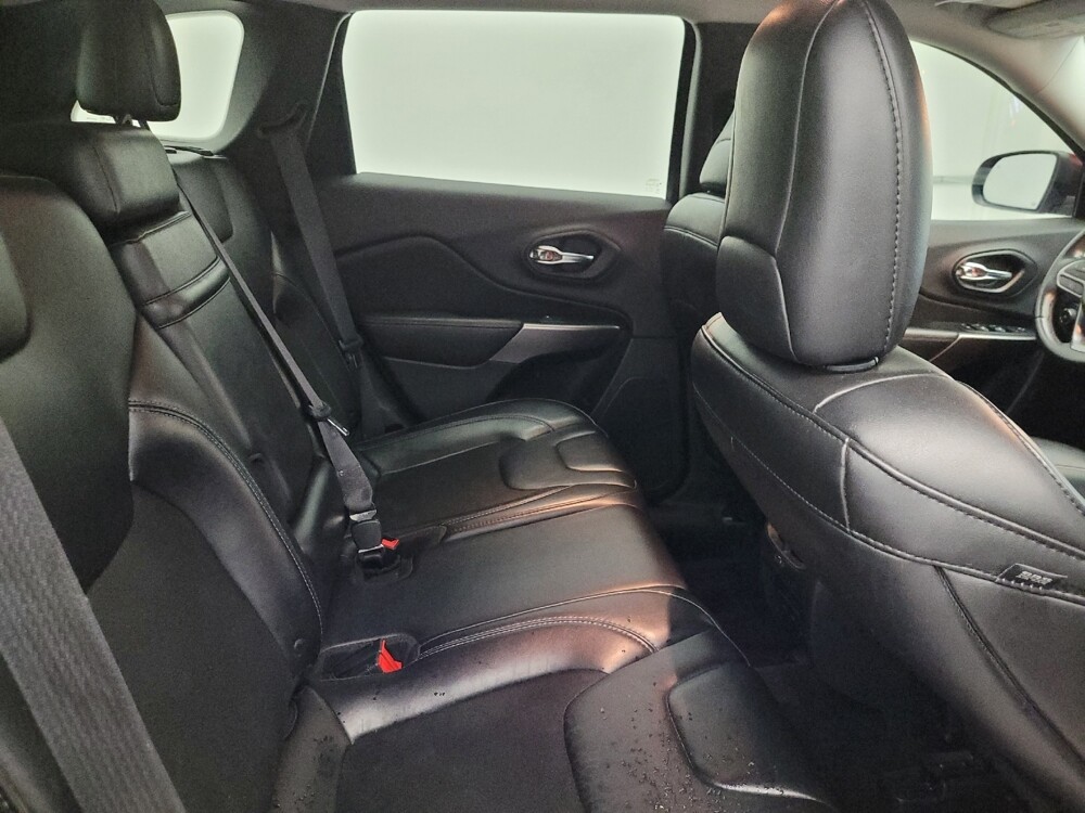 2019 Jeep Cherokee in Mesa, AZ 85210 - 18093970 19