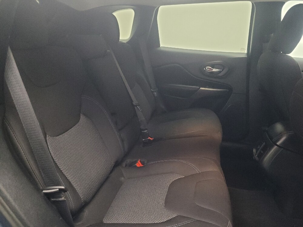 2020 Jeep Cherokee in Mishawaka, IN 46545 - 18093973 19