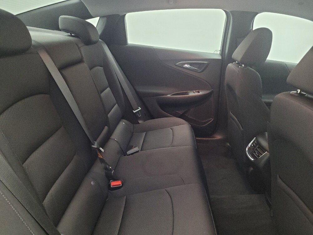 2021 Chevrolet Malibu in Cincinnati, OH 45255 - 18093978 19