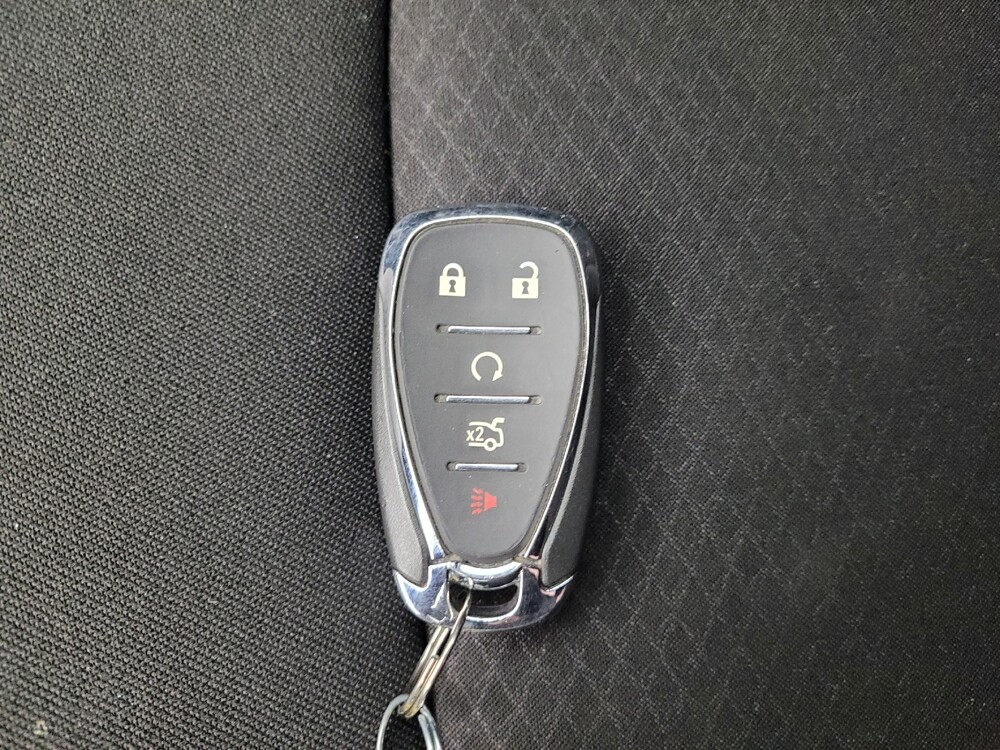 2021 Chevrolet Malibu in Cincinnati, OH 45255 - 18093978 32