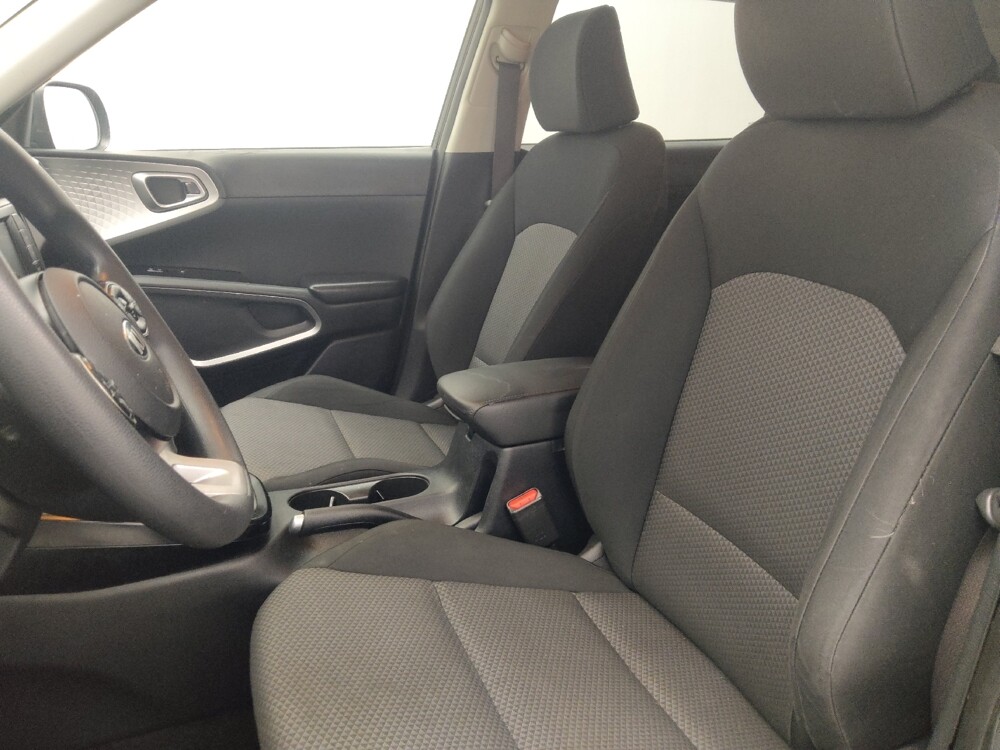 2020 Kia Soul in Orlando, FL 32808 - 18093989 17