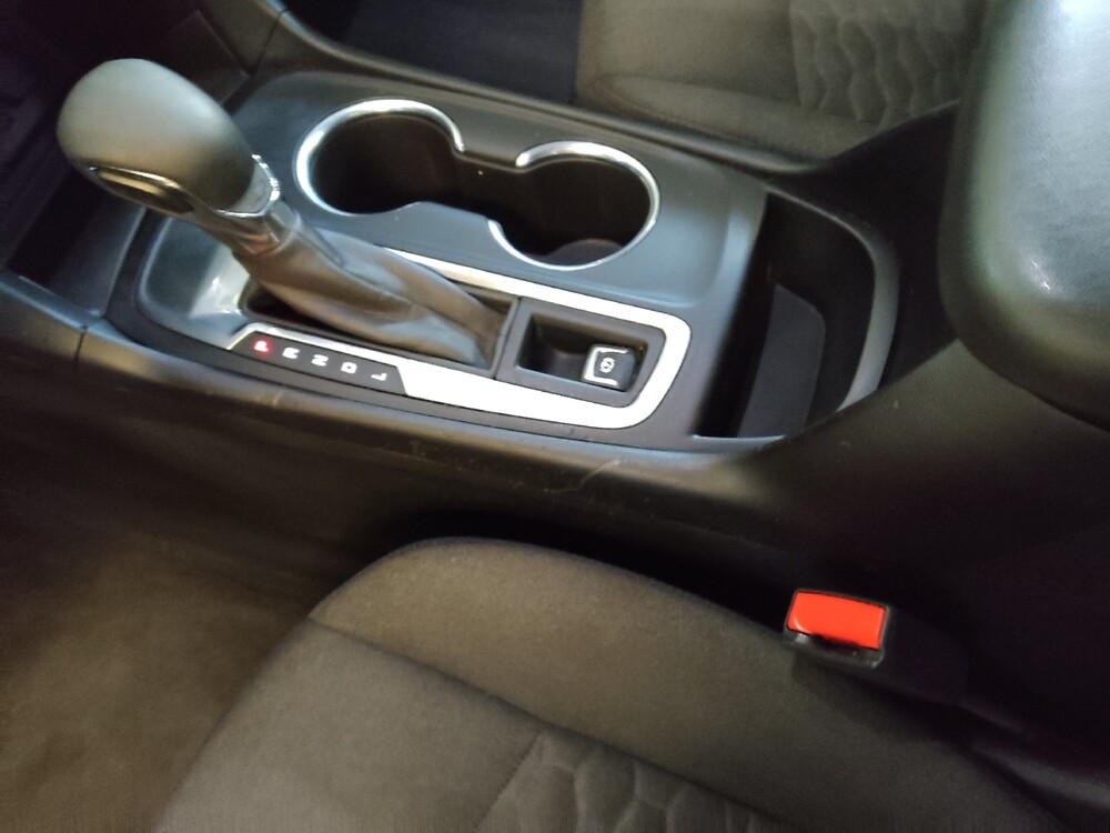 2020 Chevrolet Equinox in Greenville, SC 29607 - 18094000 26