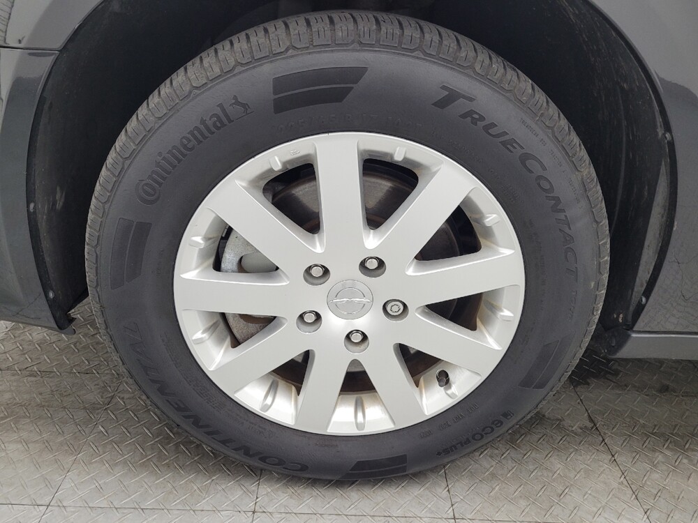 2015 Chrysler Town & Country in Raleigh, NC 27604 - 18094008 31