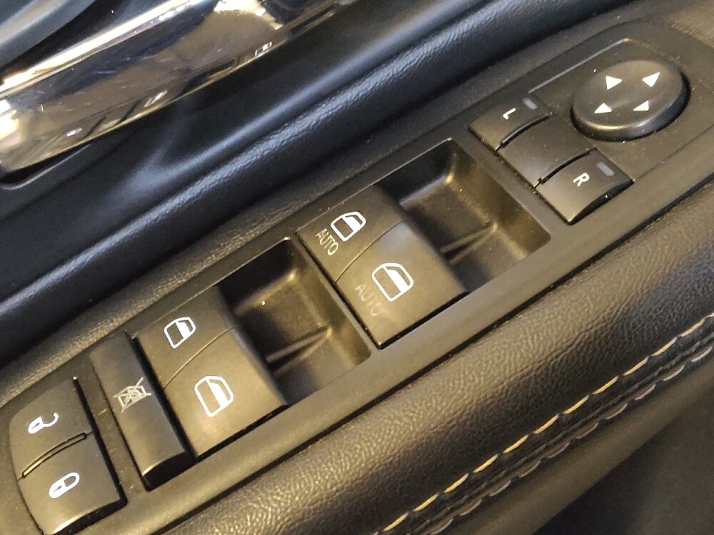 2015 Chrysler Town & Country in Raleigh, NC 27604 - 18094008 27