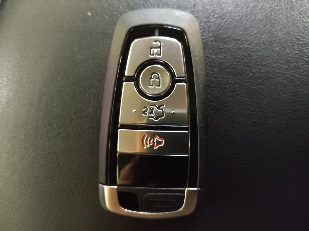 2018 Ford Edge in Wilmington, NC 28405 - 18094009 32