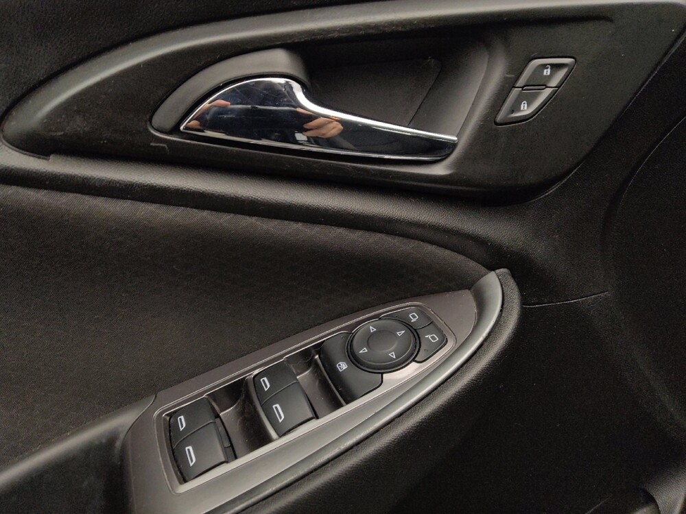 2020 Chevrolet Malibu in Denver, CO 80012 - 18094014 27