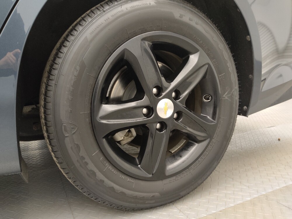 2020 Chevrolet Malibu in Denver, CO 80012 - 18094014 31