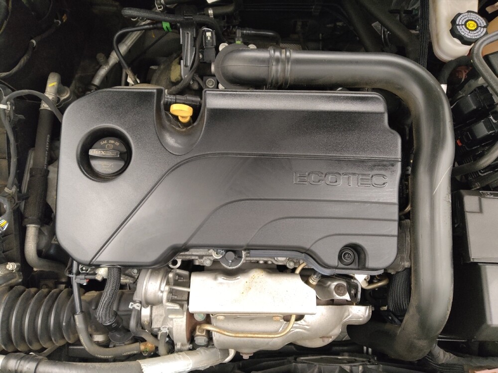 2020 Chevrolet Malibu in Denver, CO 80012 - 18094014 30