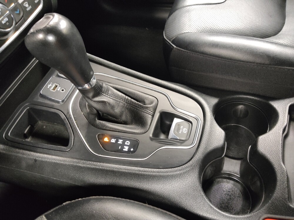 2022 Jeep Cherokee in Houston, TX 77034 - 18094033 26